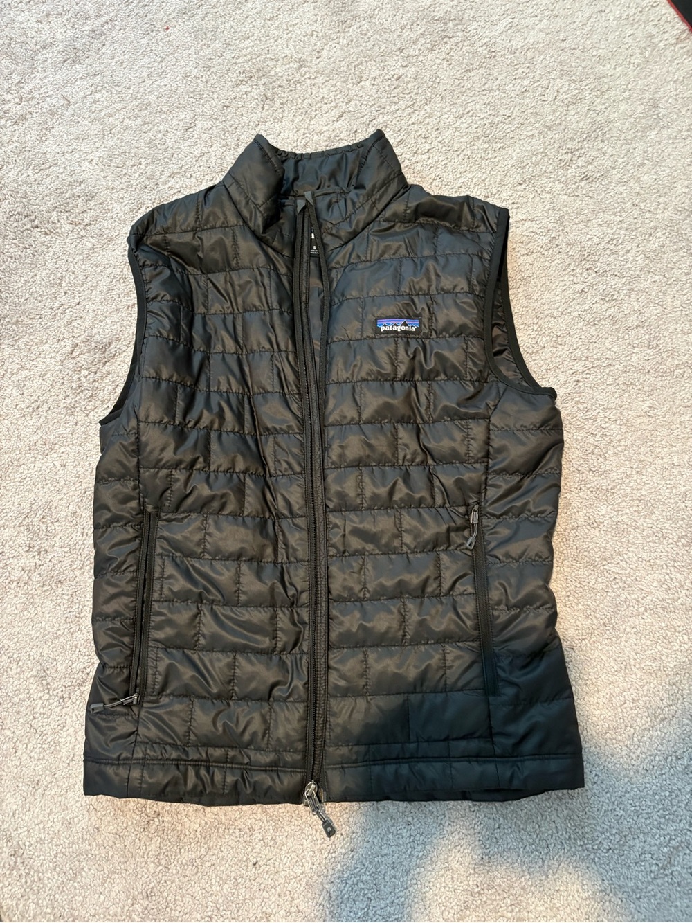 Patagonia Men’s Black Nano Puff Vest Small